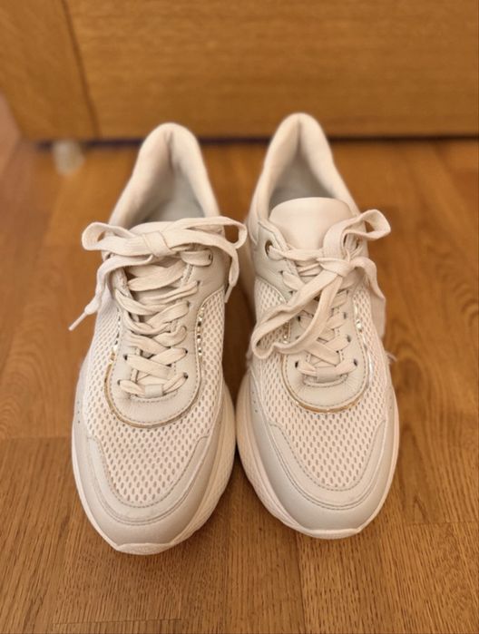 Sneakers crem Zara