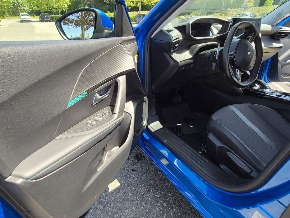 Peugeot 2008 1.2L PureTech EAT8 Allure