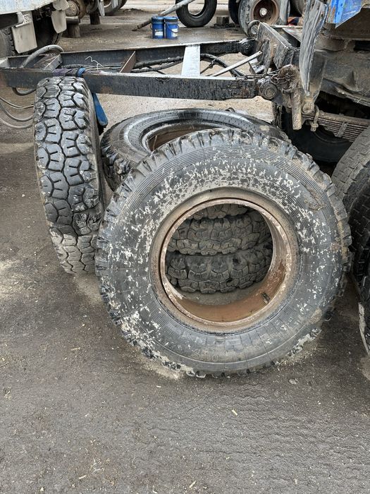 Шины на камаз…….