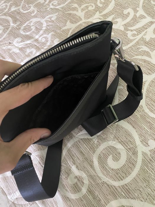 Мъжка чанта Guess