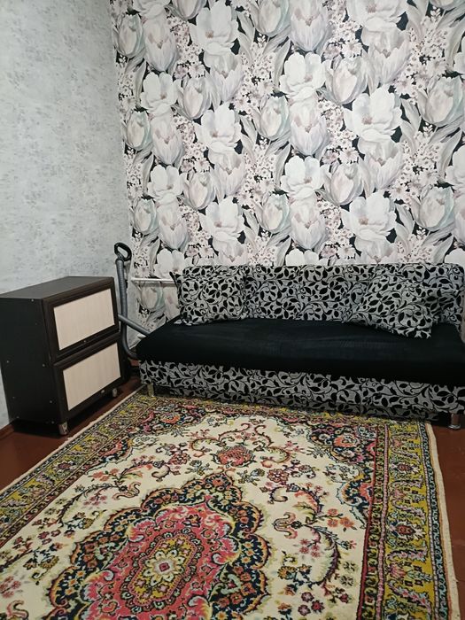 Сдам 2 комнатную квартиру.