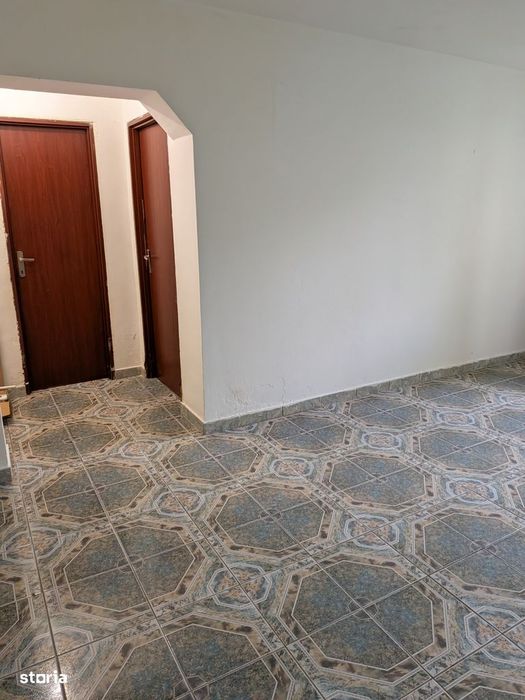 Apartament de închiriat 250 euro /luna