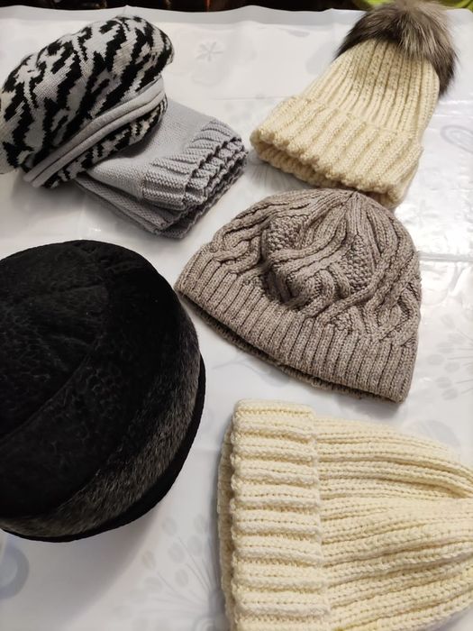 Шапки женские, шапочки