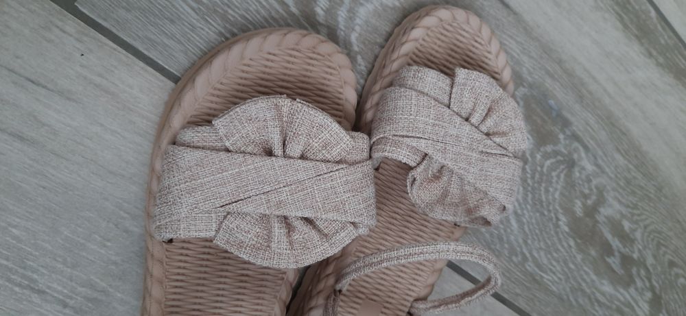 Sandale ușoare de vară