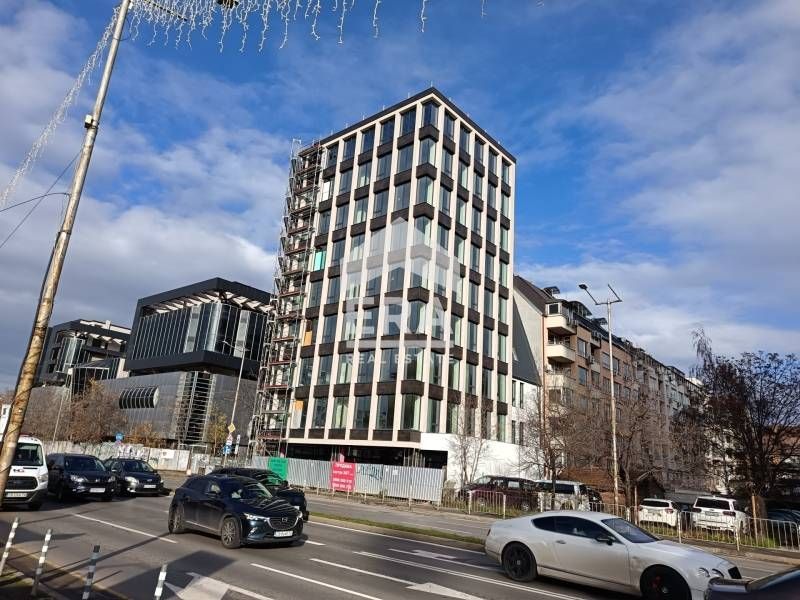 ЕРА ВИВА предлага офиси под наем в нова офис сграда Клас ''А'' в центъ