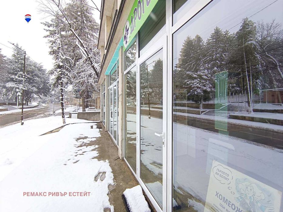Дава се под наем Магазин в с. Пиргово, Област Русе - 300 кв.м за 897.6 € - Снимка #2