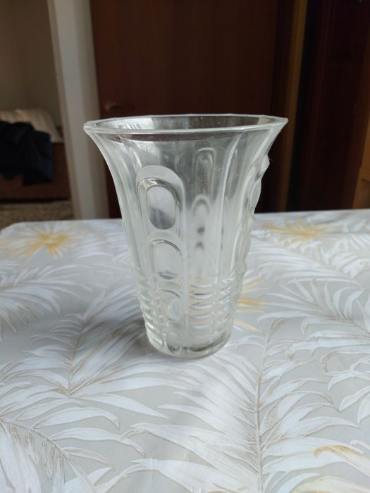 Хрустальные вазы и ладья