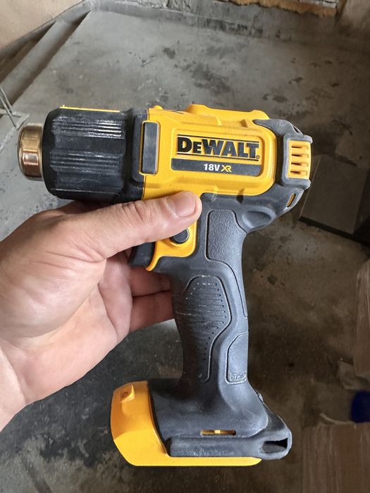 Vand pistol aer cald dewalt dce 530