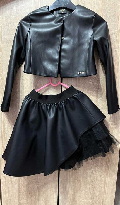 Кожен костюм за момиче 140 номер