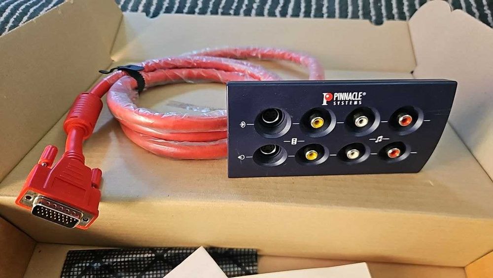 коммутационный блок (breakout box) компании Pinnacle Systems