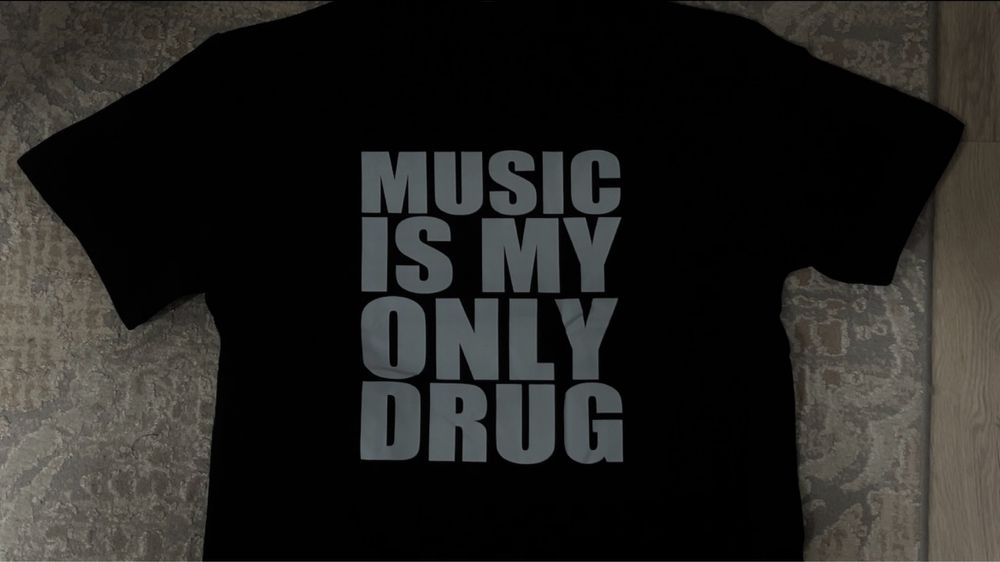 футболка music is my only drug