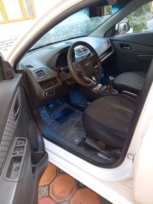 продам срочна Chevrolet cobalt с метан газом