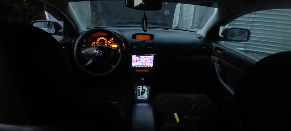 Тойота Авенсис .
