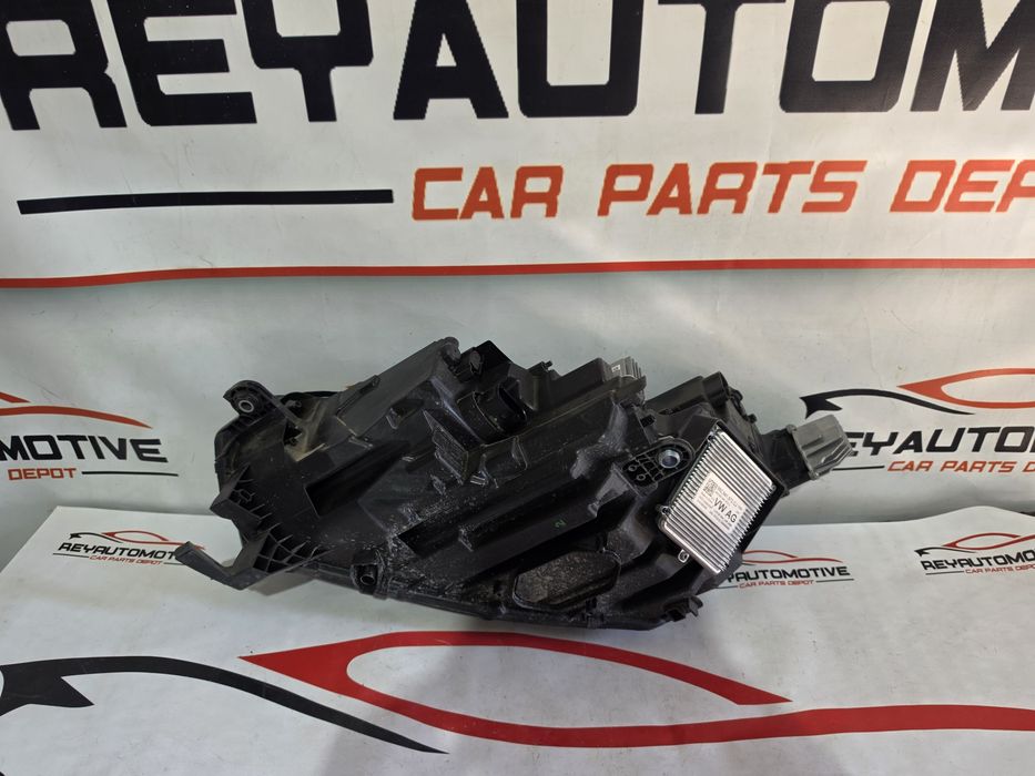 Far dreapta crystal led Skoda Octavia 4 2020 cod 5E4941016A
