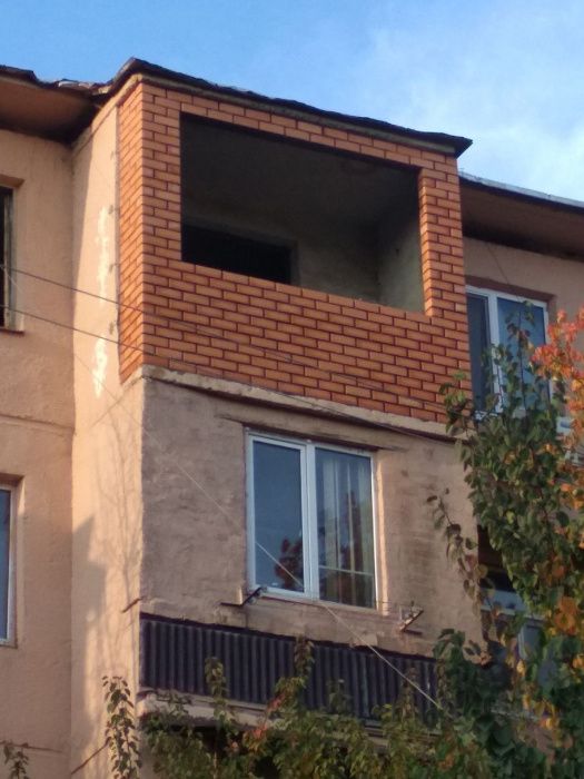 Кладка балкона.Кладка кирпичей быстро и качественно
