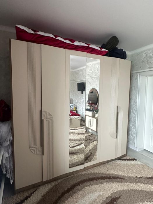 Спальныи шкаф сатылады