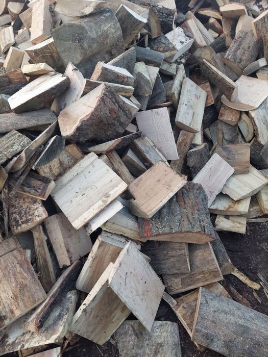 Vând deșeuri pentru foc