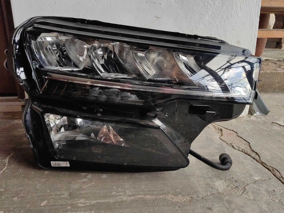 Фар Skoda Karoq Face LED Десен / Фар Шкода Карок 24г. Оригинален