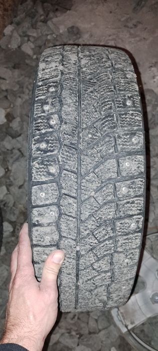 Продам комплект зимних шин с дисками R14