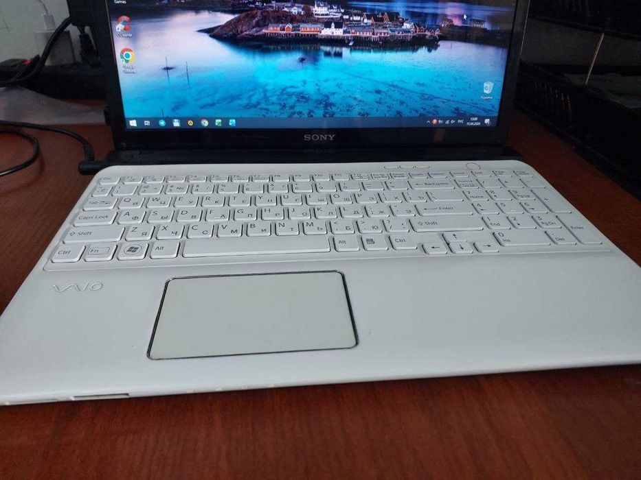 Продает ноутбук Sony Vaio
