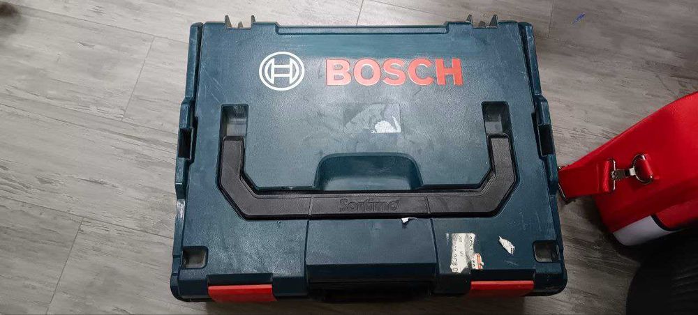 Шуруповерт Bosch   Аксай 0709 лот 749800