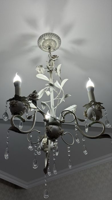 Продам очень хорошего качество люстры