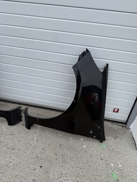 Aripa stanga / aripa dreapta Renault Clio 3 ,2006 ,2007, 2008 , 2009