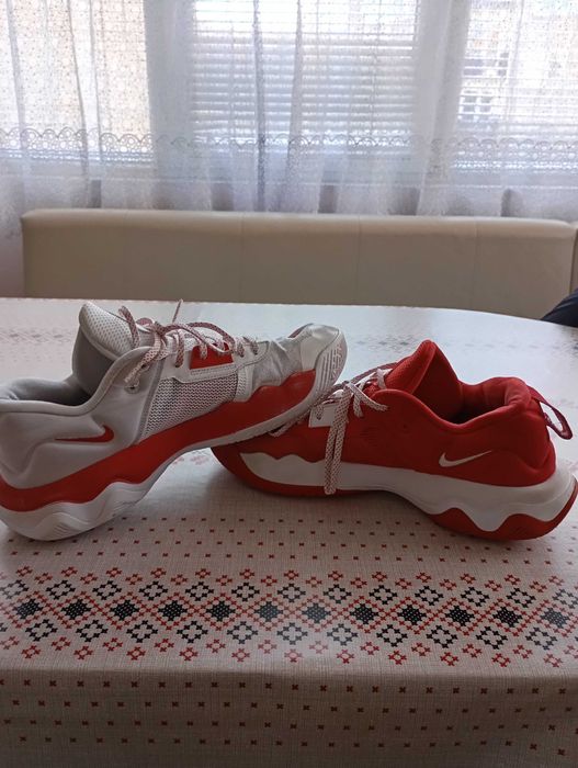 Маратонки за баскетбол 44 номер NIKE