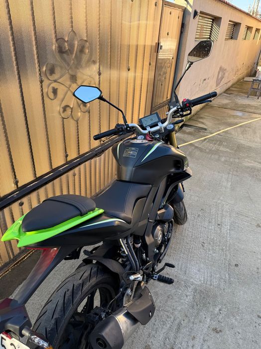 QJ Motor SRK 125 S/2025/A1/3964 km/Adusa recent