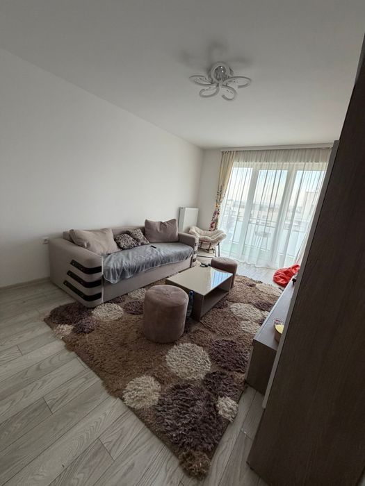 Inchiriez apartament cu 2 camere
