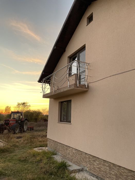 Montanti de inox pentru balustrade , teava neagra si inox etc.