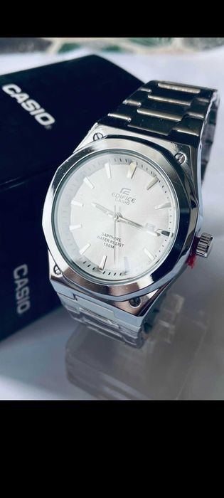 Часовник Касио Едифейс Самфир