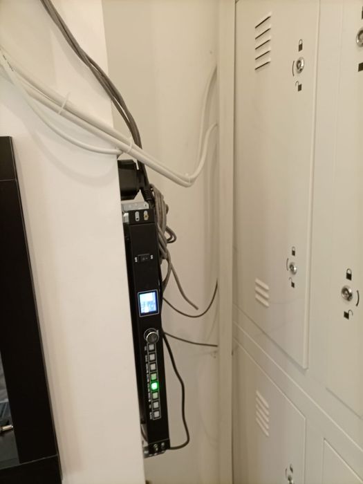 Витринный экран наружний