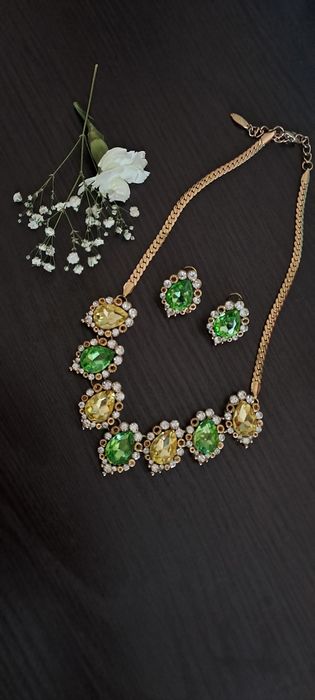 Продаётся колье и серьги  Новое