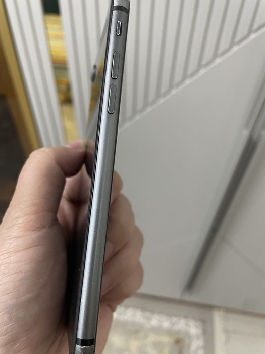 Айфон 8 б/у 22 000 тыс