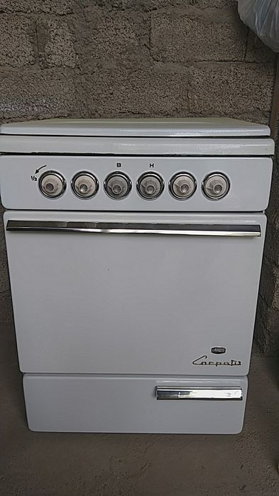 Продам  Газовую плиту