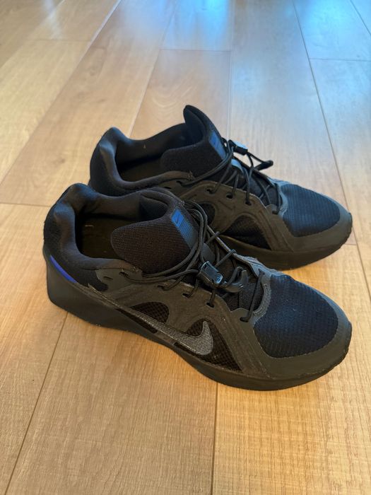 Vand adidasi Nike, pentru baieti, marime 39