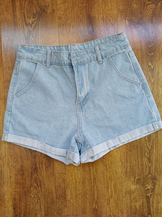 Къси и дълги дънкови панталони.