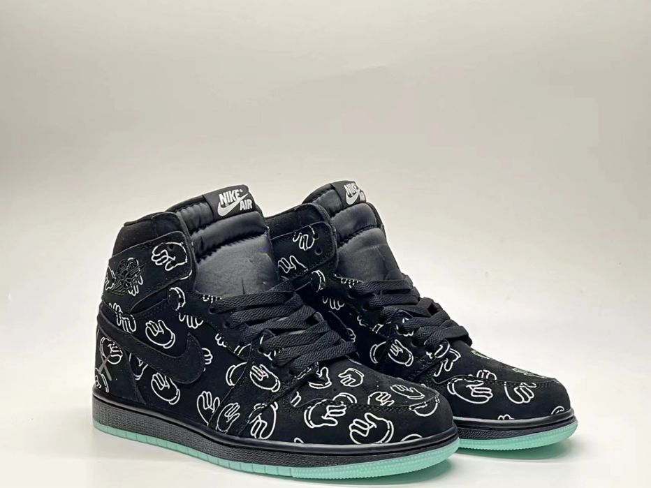 Оригинални мъжки маратонки Kaws x Nike Air Jordan 1 High black