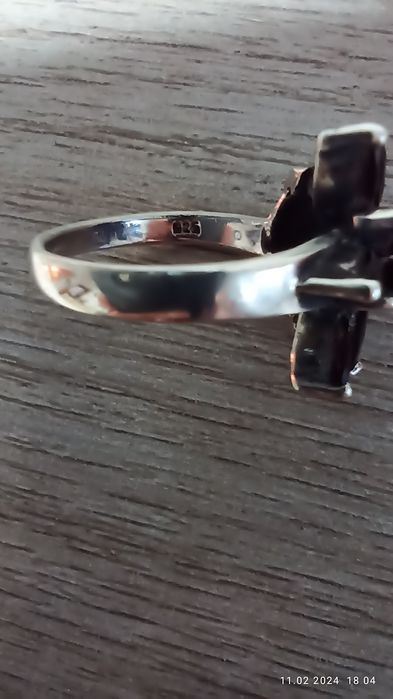 Продам Серебряное колье с Гранатом