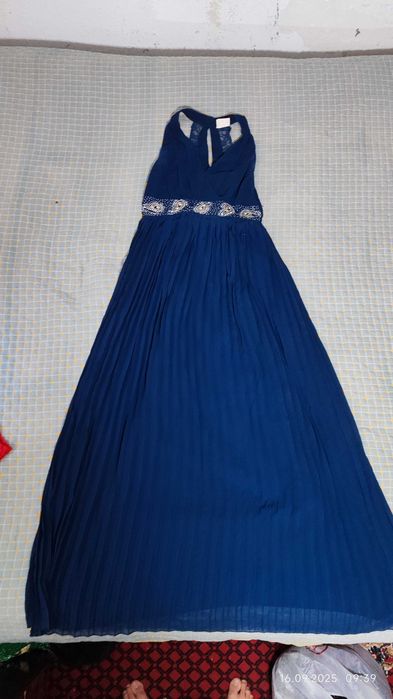 Продается платье б/у