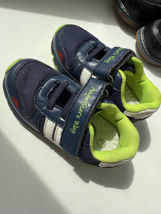 Продам кроссовки 21 размера