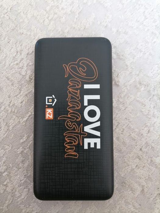 продаю повербанк самсунг