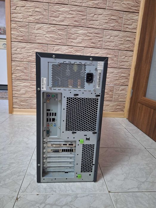 Работна станция Fujitsu Celcius M470 2