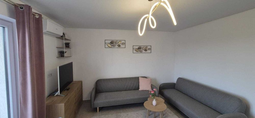 Inchiriez Apartament 2 camera sector 4-Propietar