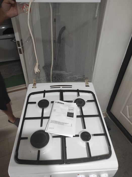 Продам газ плиту