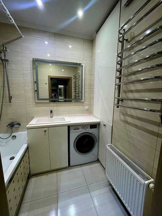 Дава се под наем Тристаен апартамент в София, Център - 90 кв.м за 561 € - Снимка #3