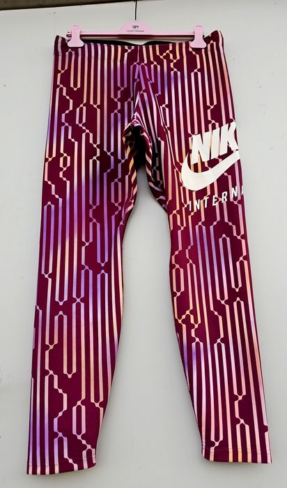 Nike оригинален дамски клин Хл размер