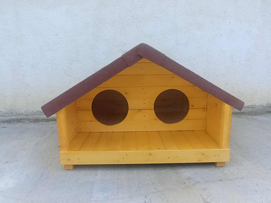 Голяма къща за котки и кучета с веранда за семейство котки кученца