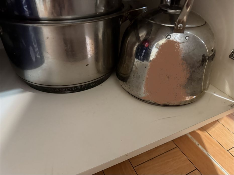 Отдам посуду даром в хорошем состоянии касешки, ложки, вилки, чайник